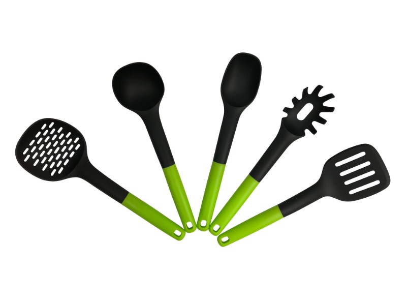 cooking spatulas and spoons